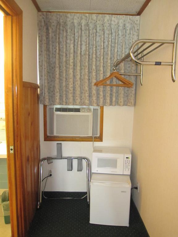 كوينزبيري Wakita Court Motel الغرفة الصورة