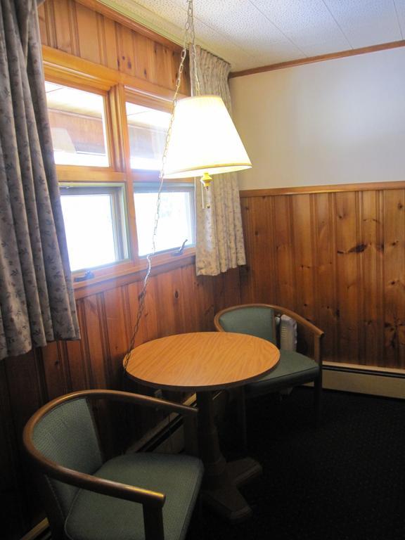 كوينزبيري Wakita Court Motel الغرفة الصورة