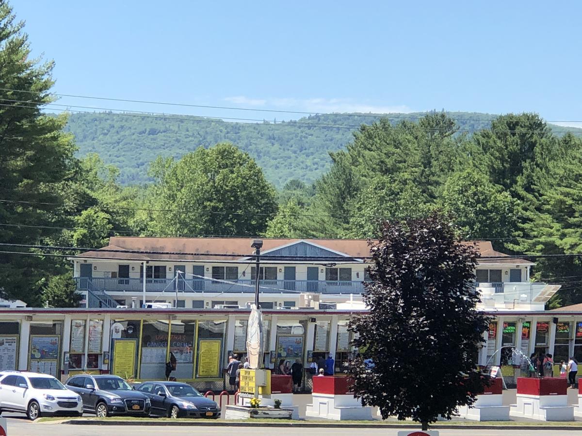 كوينزبيري Wakita Court Motel المظهر الخارجي الصورة